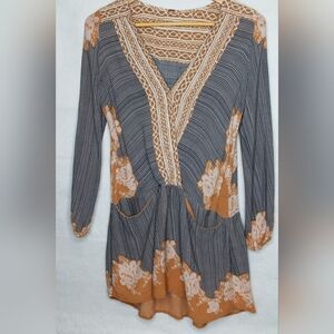 Free People boho popover v neck blouse lightweight Large Pockets Size Small